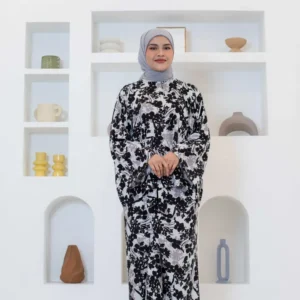 Mahira Kurung in Charcoal