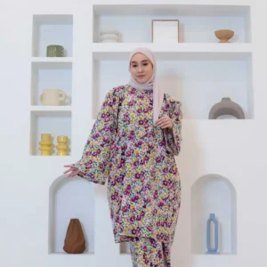 Afeeya Kurung in Mulberry